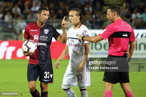 Darijo Srna of Cagliari reacts during the serie A match between Cagliari and AC Milan at Sardegna Arena on September 16, 2018 in Cagliari, Italy.