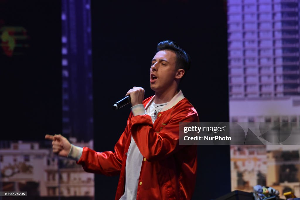 Shade Italian Rapper il rapper Shade canta il suo nuovo singolo
