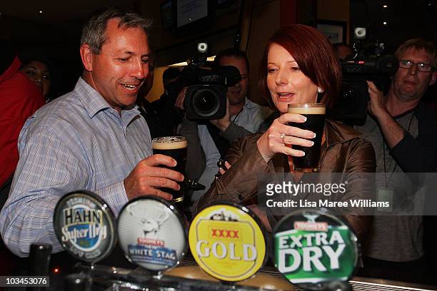 Tim Arneman ALP candidate joins Prime Minister Julia Gillard at the Raymond Lakeside Tavern during the final week of campaigning ahead of this...
