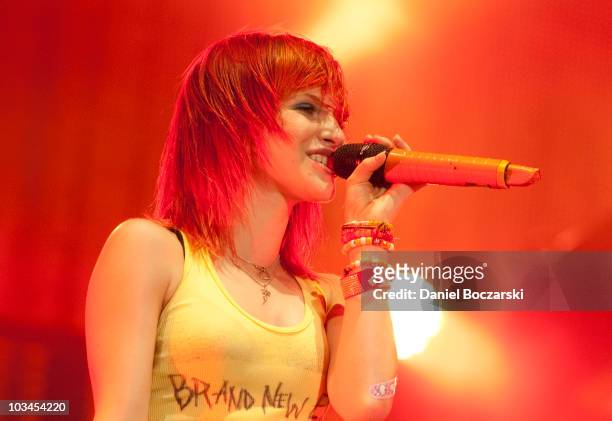 Hayley Williams of Paramore performs on stage during the 2010 Honda Civic Tour at Charter One Pavillion on August 18, 2010 in Chicago, Illinois.