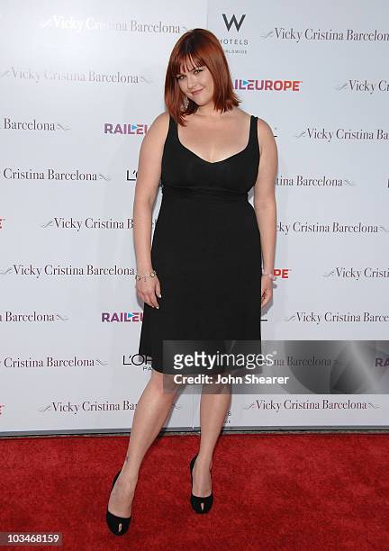 Actress Sara Rue arrives at The Los Angeles Premiere of "Vicky Cristina Barcelona" at the Mann Village Theatre on August 4, 2008 in Westwood,...