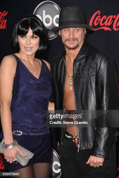 Singer Kid Rock and Diana Jenkins arrive to the 2007 American Music Awards at the Nokia Theatre on November 18, 2007 in Los Angeles, California.