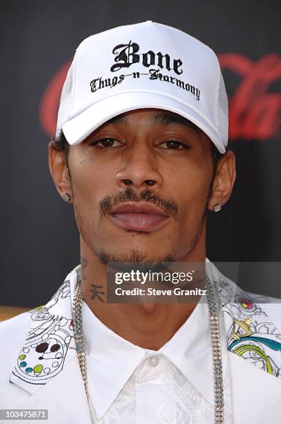 Rapper Layzie Bone of Bone Thugs-N-Harmony arrives to the 2007 American Music Awards at the Nokia Theatre on November 18, 2007 in Los Angeles,...