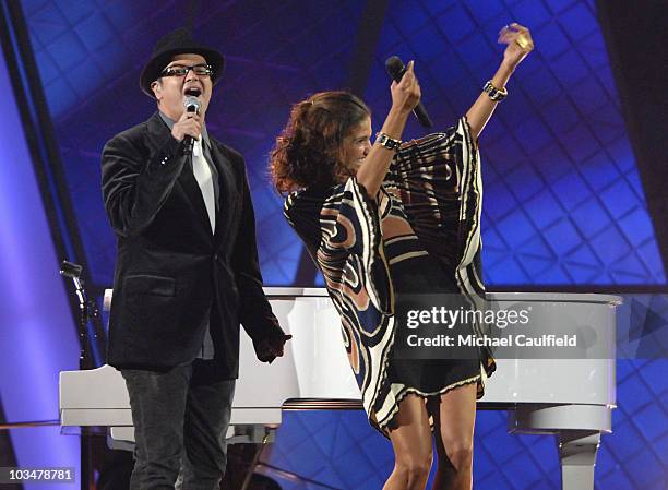 Singers Aleks Syntek and 5ta Estacion during the 8th Annual Latin GRAMMY Awards at Mandalay Bay on November 8, 2007 in Las Vegas, Nevada.