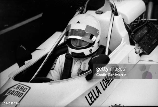 Lella Lombardi in her March Formula 1 on the starting grid before racing at Brands Hatch March 27, 1975.