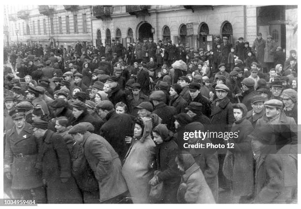 Crowds of Jews in the Warsaw ghetto, Poland 1942.