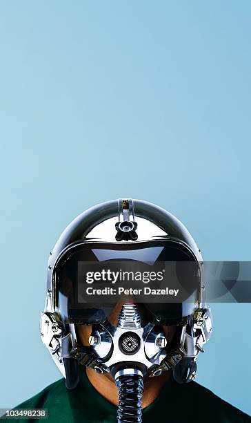 fighter pilot in helmet - força-aérea-americana - fotografias e filmes do acervo