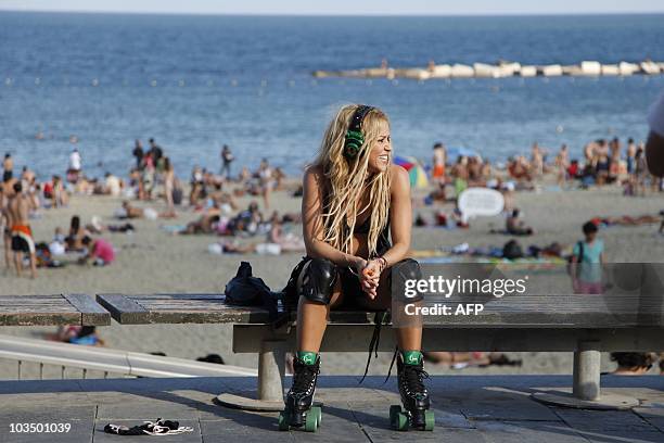 467 Shakira Beach Stock Photos, High-Res Pictures, and Images - Getty