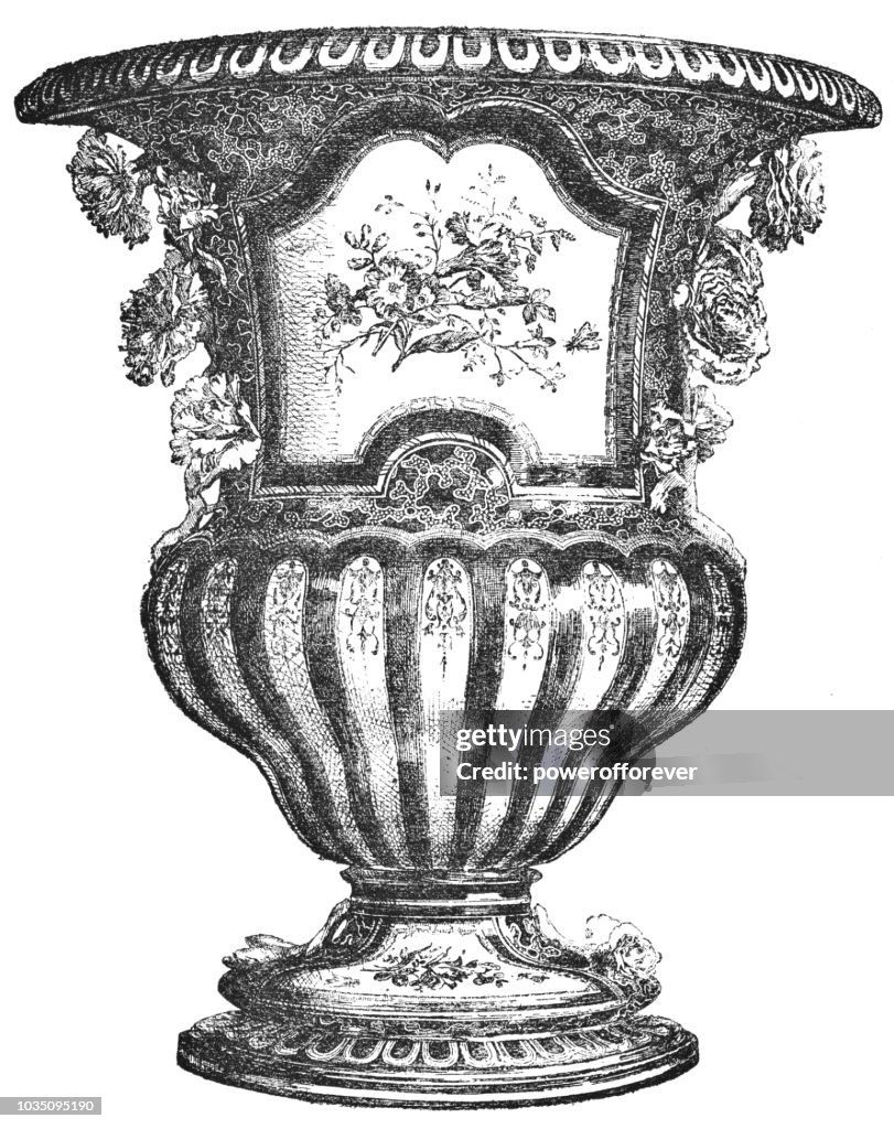 Louis XV Vincennes Soft-paste Porcelain Vase (1740-1756)