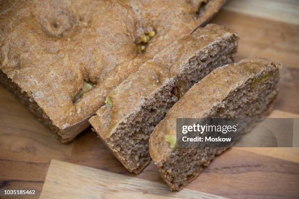 pão caseiro integral vegano - caseiro stockfoto's en -beelden