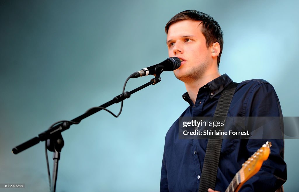 V Festival - Weston Park - Day 2