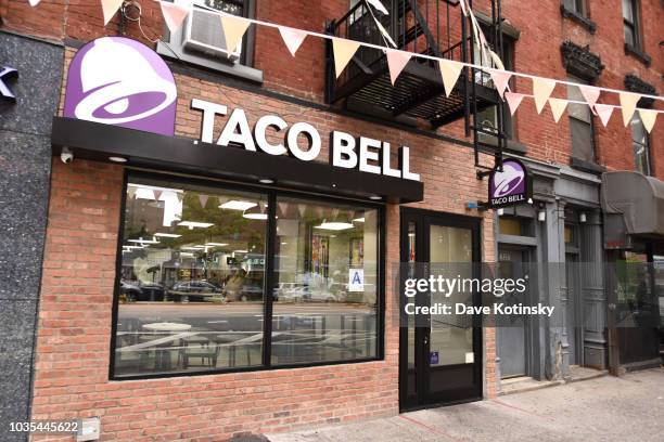 View of Taco Bell located at 321 1st Ave. In Manhattan.