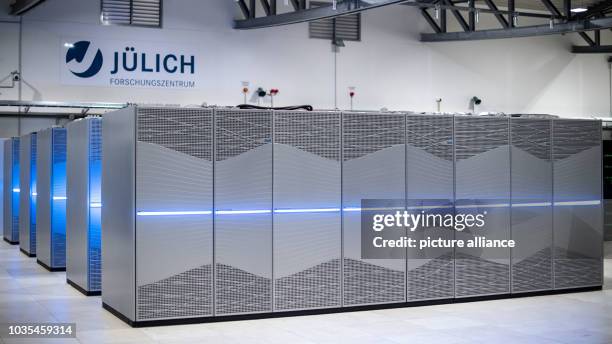 Jülich Mdc Empty Module 28 Jülich Research Centre Stock Photos, High-Res Pictures, and Images ...