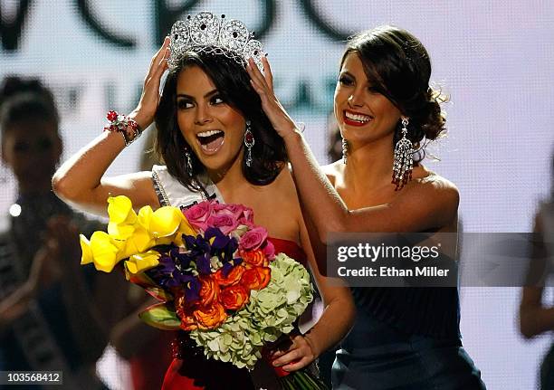 Miss Mexico 2010, Jimena Navarrete , reacts as she is crowned the 2010 Miss Universe by 2009 Miss Universe Stefania Fernandez during the 2010 Miss...