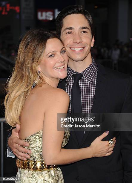 Actors Drew Barrymore and Justin Long arrive at the premiere of Warner Bros. 'Going The Distance' held at Grauman's Chinese Theatre on August 23,...