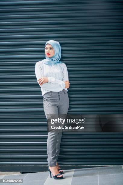 moslim fotomodel - high heel stockfoto's en -beelden