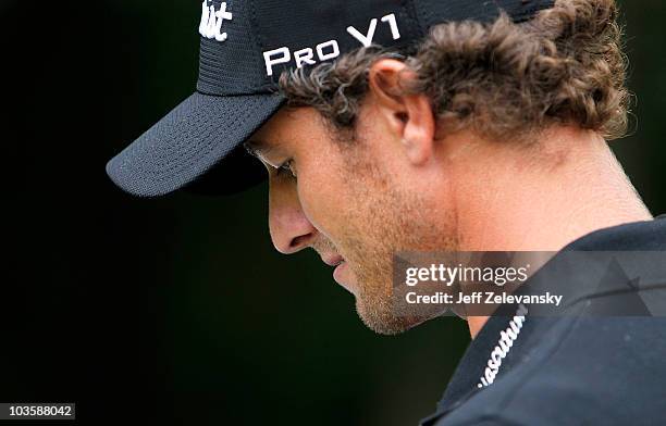 Tour golfer Adam Scott conducts a golf clinic for young people at Ridgewood Country Club on August 24, 2010 in Paramus, New Jersey.