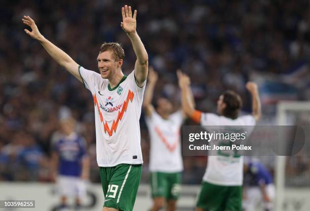 Per Mertesacker of Bremen celebrates after the Uefa Champions League qualifying second leg match between Sampdoria Genua and Werder Bremen at Stadio...