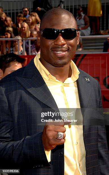 Player Brandon Jacobs arrives at the 2008 ESPY Awards held at NOKIA Theatre L.A. LIVE on July 16, 2008 in Los Angeles, California. The 2008 ESPYs...