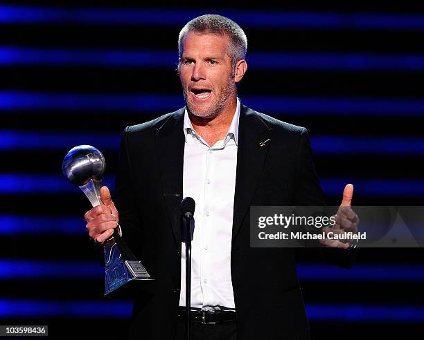 Player Brett Favre accepts the 'Best Record-Breaking Performance' onstage at the 2008 ESPY Awards held at NOKIA Theatre L.A. LIVE on July 16, 2008 in...