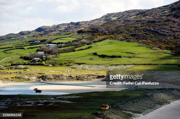 barleycove beach and rolling landscape, county cork, ireland - republik irland stock-fotos und bilder