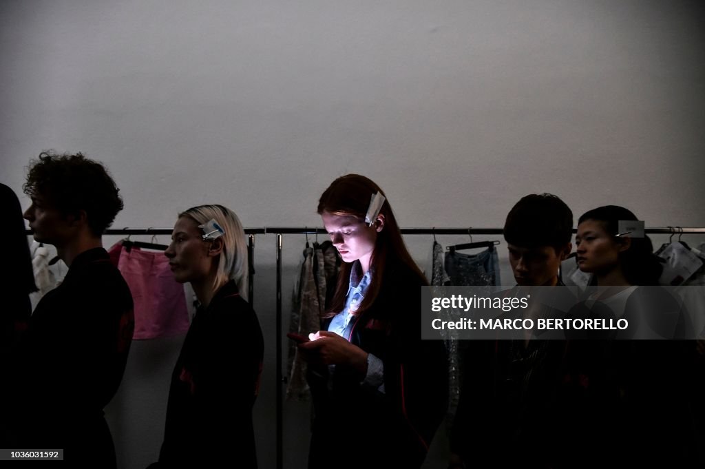 TOPSHOT-FASHION-ITALY-WOMEN-ANNAKIKI