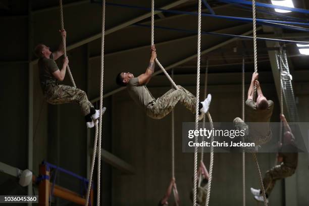 Comando Rope Slide A Commando Royal Marines Photos and Premium High Res Pictures - Getty ...