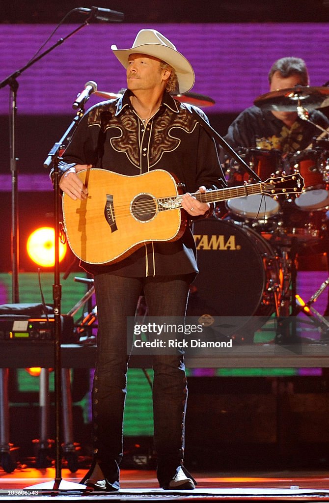 The 42nd Annual CMA Awards - Show