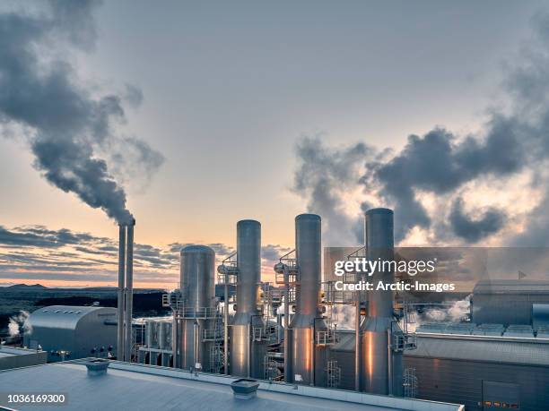 energy - geothermal power plant - geothermische centrale stockfoto's en -beelden