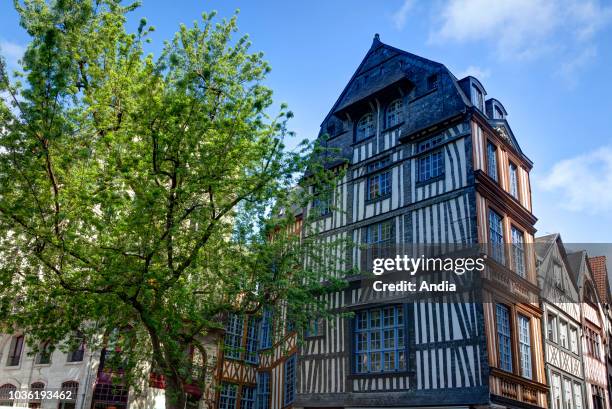 Rouen : pedestrianized street and facade of half-timbered houses in the town centre