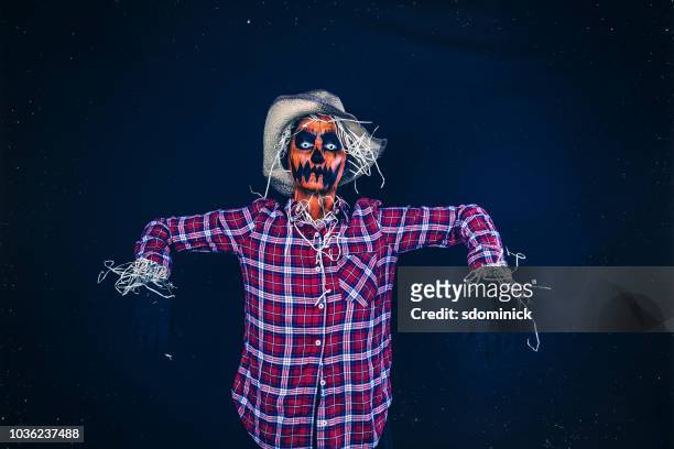 creepy halloween jack o' lantern spaventapasseri - scarecrow faces foto e immagini stock