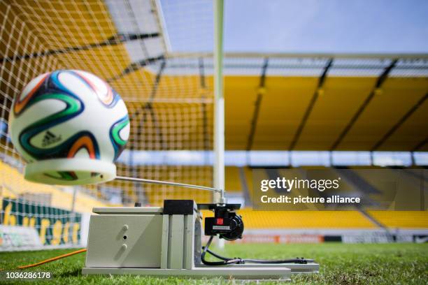 Goal Line Tech Example 27 Goalcontrol Demonstrates Goal Line Technology Stock Photos, High-Res ...