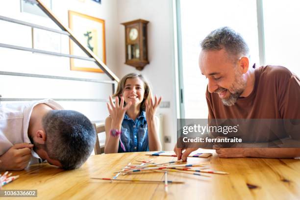 la familia lgbt - game board fotografías e imágenes de stock