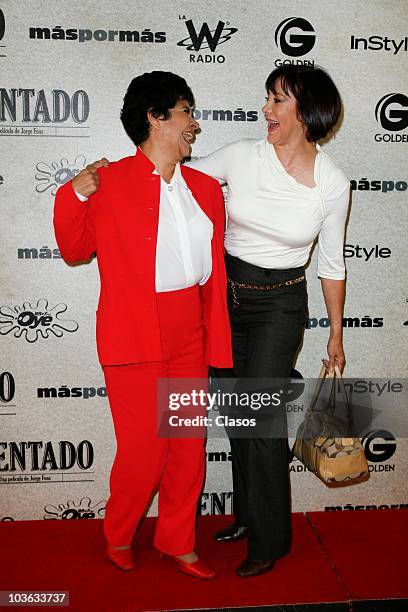 Isabel Martinez La Tarabilla and Maribel Fernandez La Pelangocha pose for a photo at the red carpet of the premiere of the movie El Atentado at...