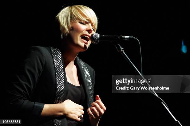 Sarah Spring Sarah Springett Photos and Premium High Res Pictures - Getty Images