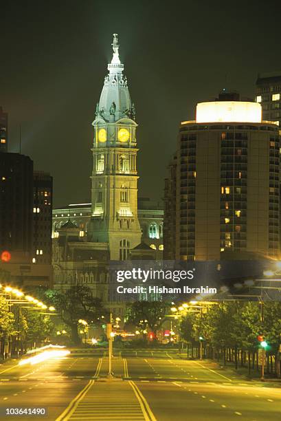 clock tower of city hall - philadelphia, pa - rathaus von philadelphia stock-fotos und bilder