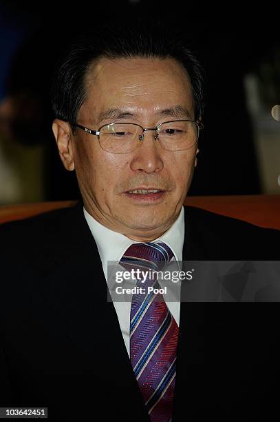 China's chief nuclear envoy Wu Dawei attends a meeting with South Korea's chief nuclear envoy at the foreign ministry on August 26, 2010 in Seoul,...