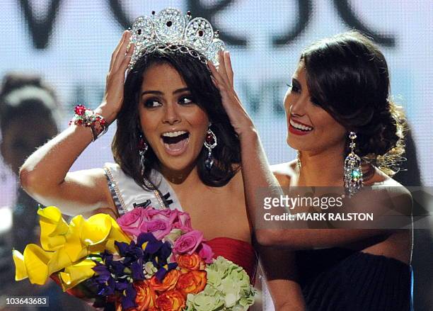Miss Mexico Jimena Navarrete celebrates after being crowned Miss Universe by Miss Universe 2009 Stefania Fernandez of Venezuela during the Miss...