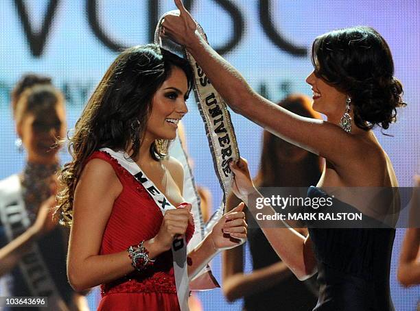 Miss Mexico Jimena Navarrete celebrates after being crowned Miss Universe by Miss Universe 2009 Stefania Fernandez of Venezuela during the Miss...