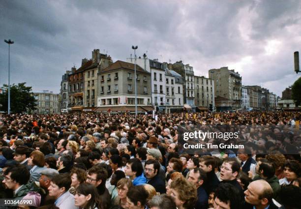 Huge crowd gathers for visit by Pope John Paul II to Paris, France