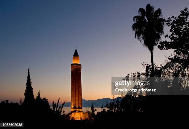 yivli minare moschee in antalya - stadt antalya stock-fotos und bilder