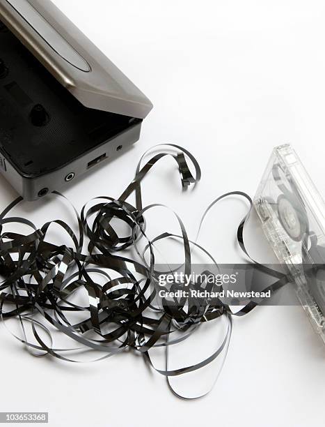 tape trouble - personal cassette player stockfoto's en -beelden