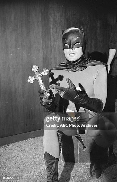 Hi, Diddle Riddle/Smack in the Middle" - Airdate January 12, 1966. ADAM WEST