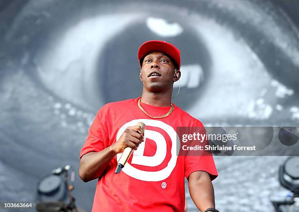 Dizzee Rascal performs on day one of the Leeds Festival at Branham Park on August 27, 2010 in Leeds, England.