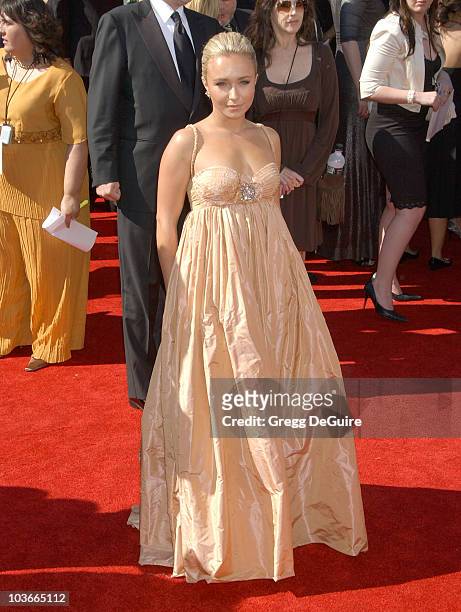 Actress Hayden Panettiere arrives at the 59th Annual Primetime Emmy Awards at the Shrine Auditorium on September 16, 2007 in Los Angeles, California.