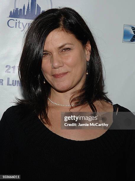 Linda Fiorentino attends the 21st Annual Citymeals-on-Wheels' Power Lunch for Women at The Rainbow Room in New York November 16,2007