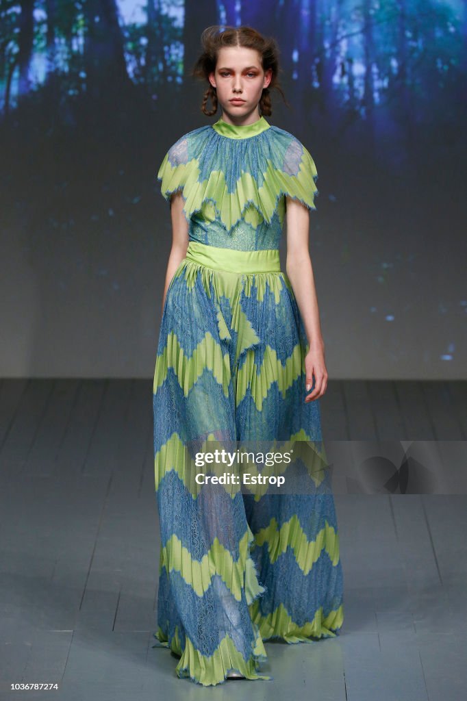 Bora Aksu - Runway - LFW September 2018