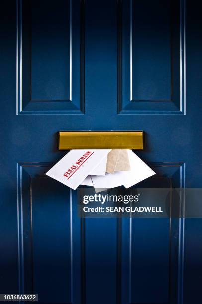 final demand letters in letterbox - past due stock pictures, royalty-free photos & images
