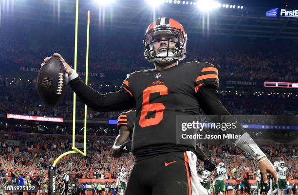 Baker Mayfield of the Cleveland Browns celebrates after making a catch on a two-point conversion attempt during the third quarter against the New...