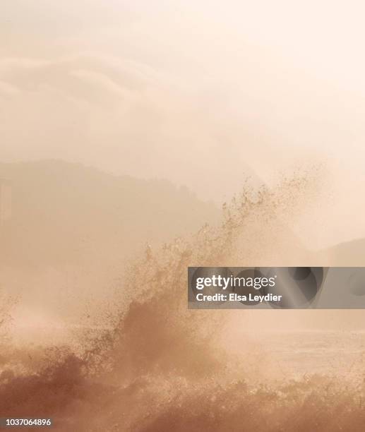 copacabana wave - iemanja imagens e fotografias de stock